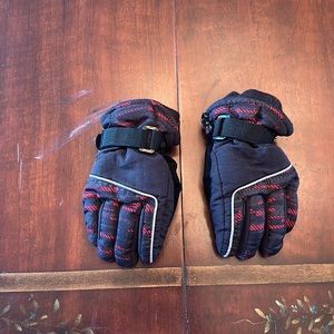 Used kids gloves s 4/7